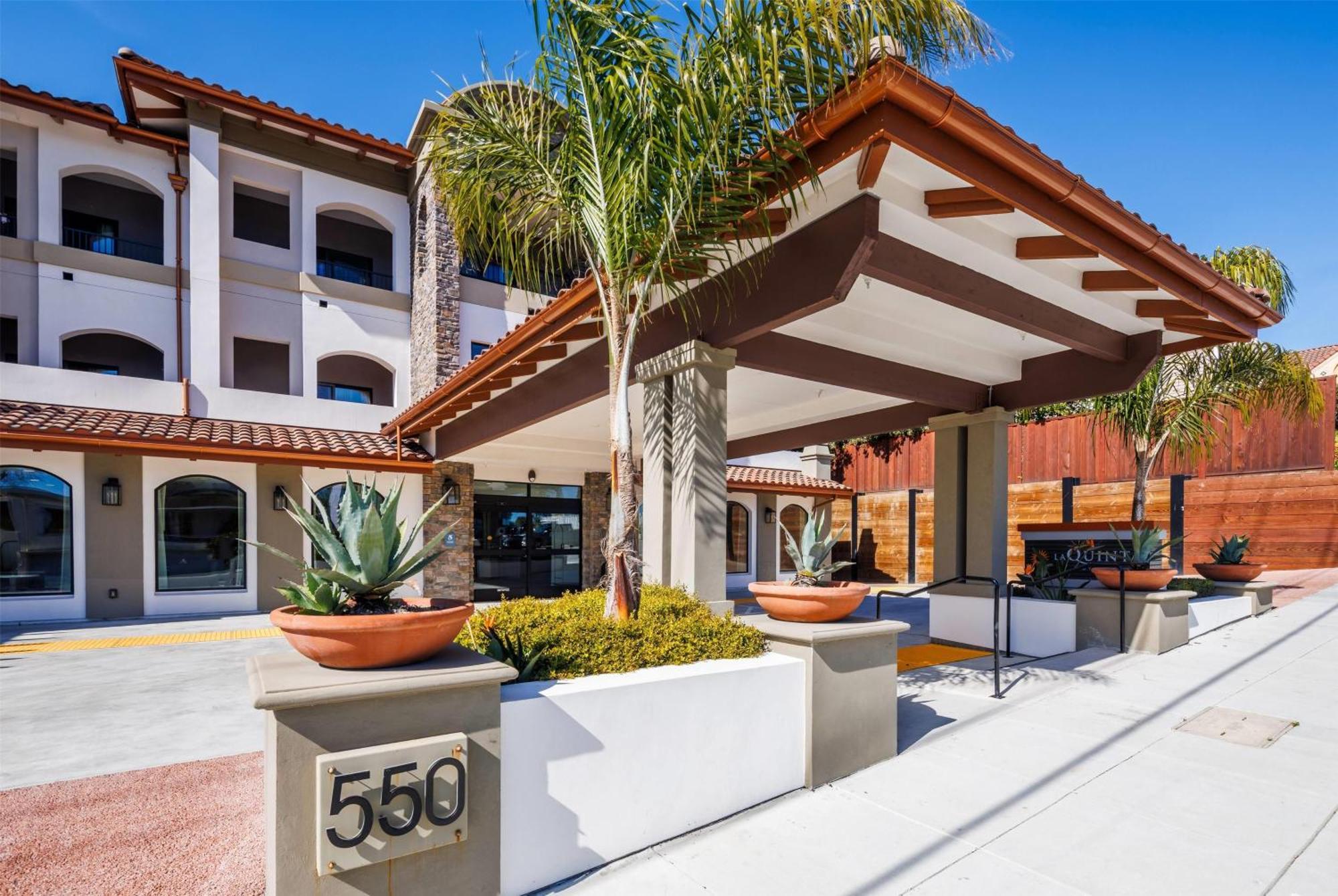 La Quinta Inn & Suites By Wyndham Santa Cruz Buitenkant foto